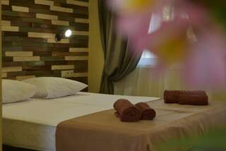Гостевой дом Guesthouse Bamboo Сухум Большой двухместный номер с 1 кроватью или 2 отдельными кроватями-18