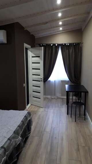 Гостевой дом Guesthouse Bamboo Сухум Большой двухместный номер с 1 кроватью или 2 отдельными кроватями-50