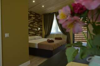 Гостевой дом Guesthouse Bamboo Сухум Большой двухместный номер с 1 кроватью или 2 отдельными кроватями-70